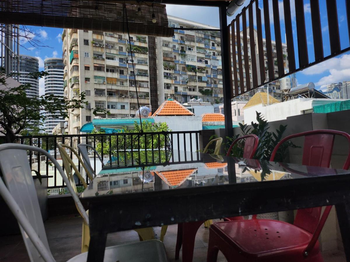 Half Coffee N Dorm Cidade de Ho Chi Minh Exterior foto