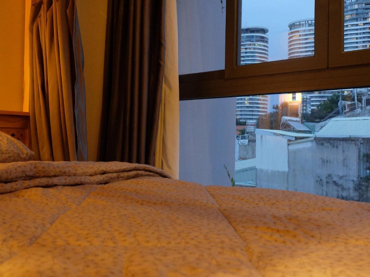 Half Coffee N Dorm Cidade de Ho Chi Minh Exterior foto